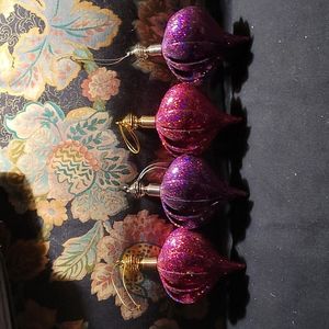 4 glitter ornaments